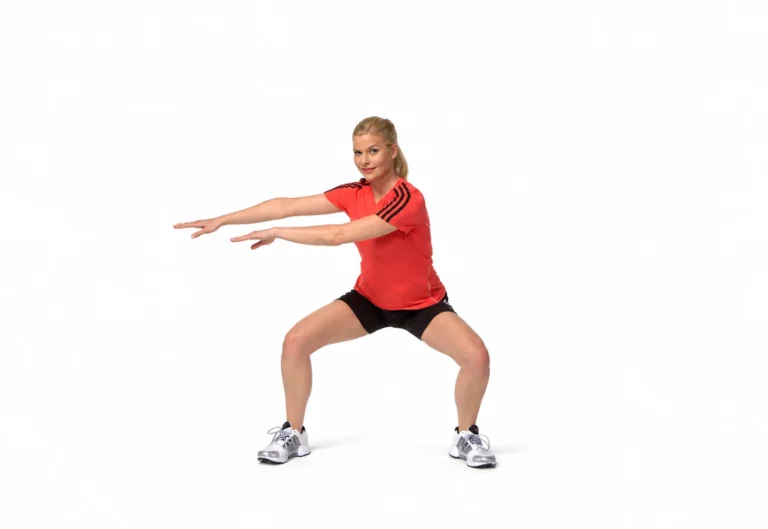 Bilateral Squat W. Trunk Rotation technique position